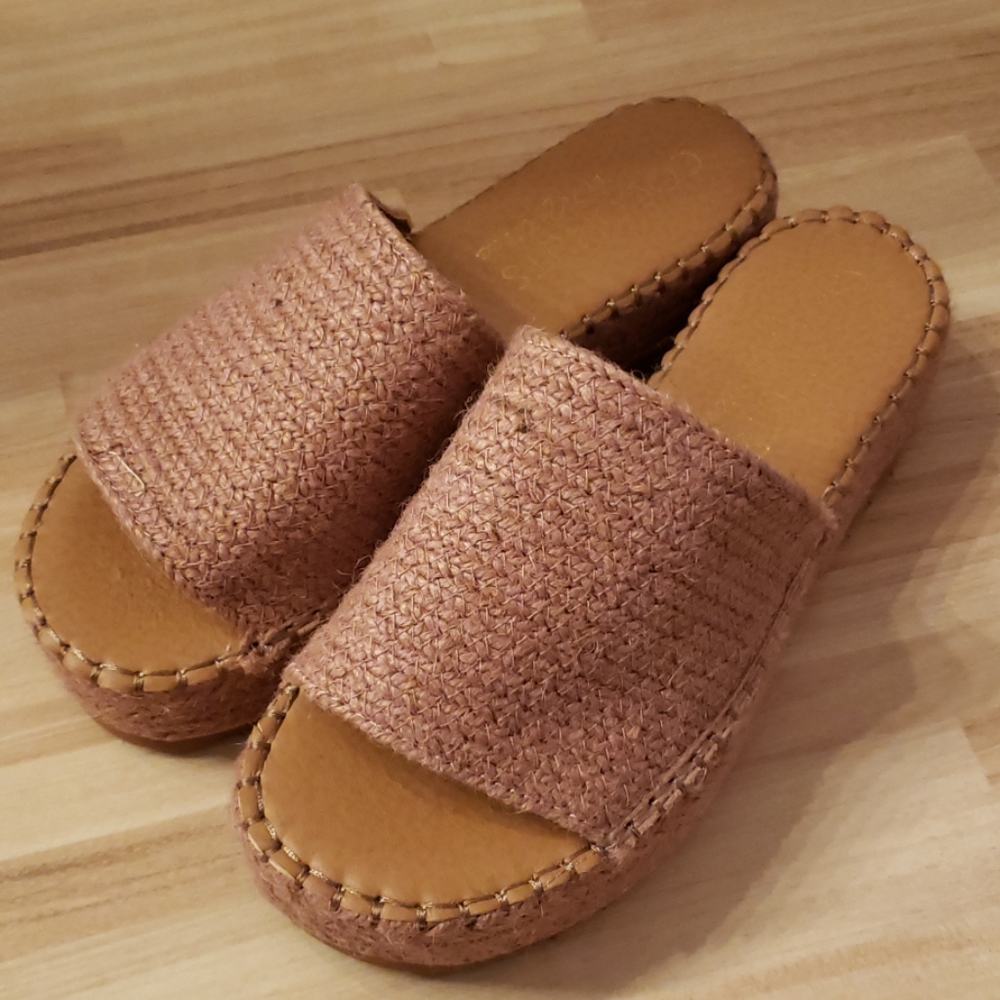 Never worn Coconut by Mattise Platform Slides
